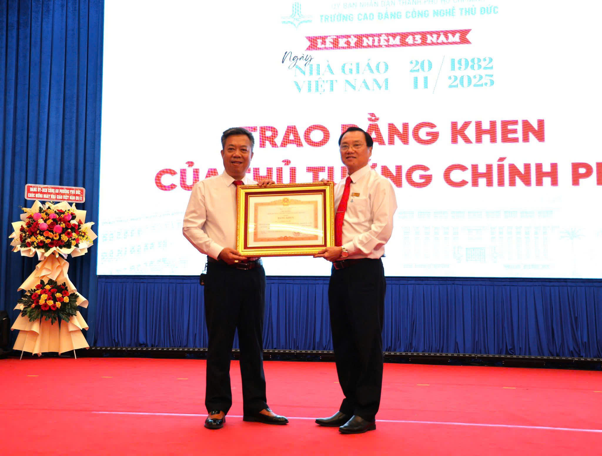 KHOA ĐIỆN – ĐIỆN TỬ VINH DỰ CÓ NHIỀU GIẢNG VIÊN ĐƯỢC TUYÊN DƯƠNG, TRAO TẶNG BẰNG KHEN TRONG NĂM HỌC 2024 – 2025